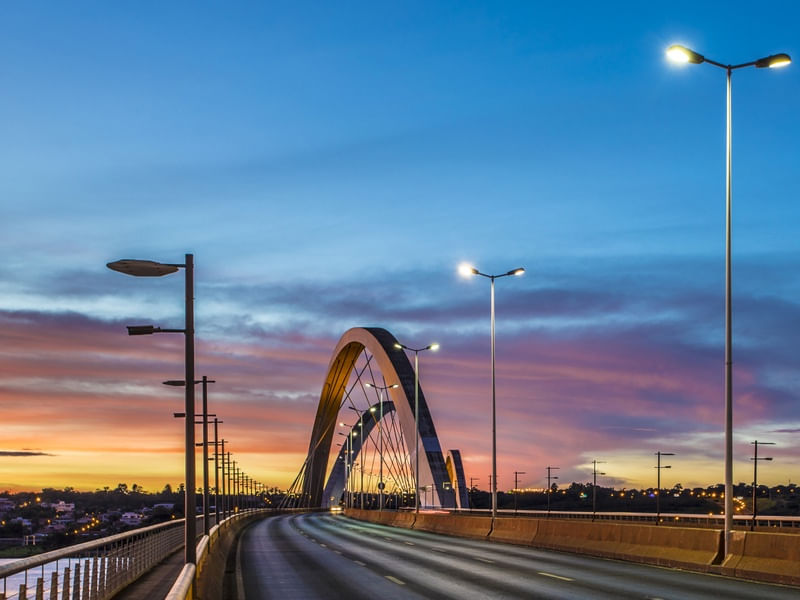 AMANHECER NA PONTE JK
