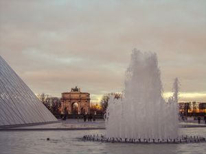 SUNRISE IN PARIS