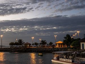 CAIR DA NOITE EM MUNDAÚ