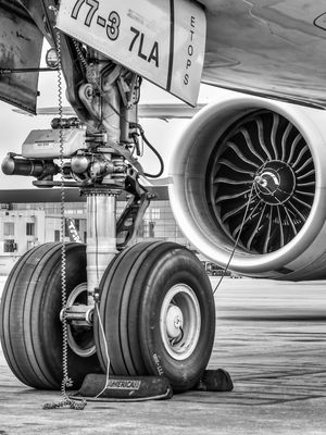 TREM E MOTOR BOEING 777