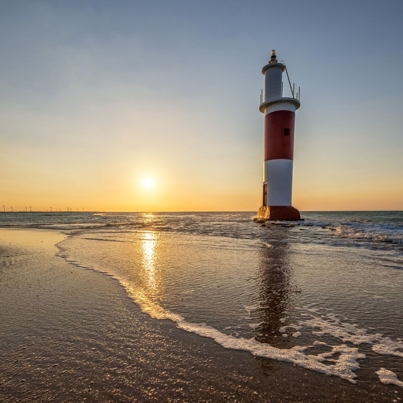 O POENTE E O FAROL DE GALINHOS