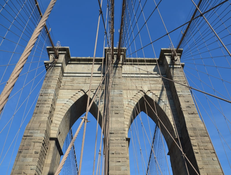 PONTE DO BROOKLYN EM DIA ENSOLARADO