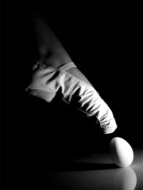 PISANDO EM OVOS - BALLET