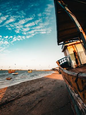 BARCOS NA ILHA