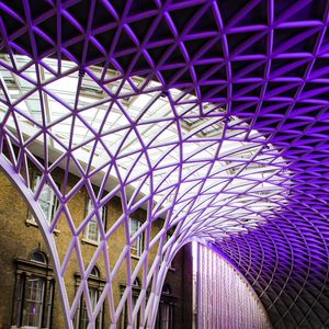 CONTRASTES EM KING'S CROSS STATION