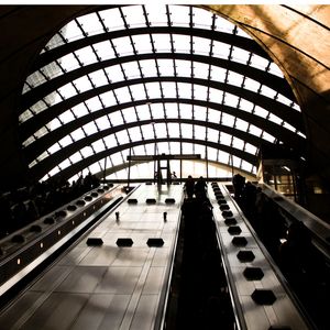 CURVAS EM CANARY WHARF