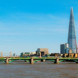 COMPOSIÇÃO EM LONDRES