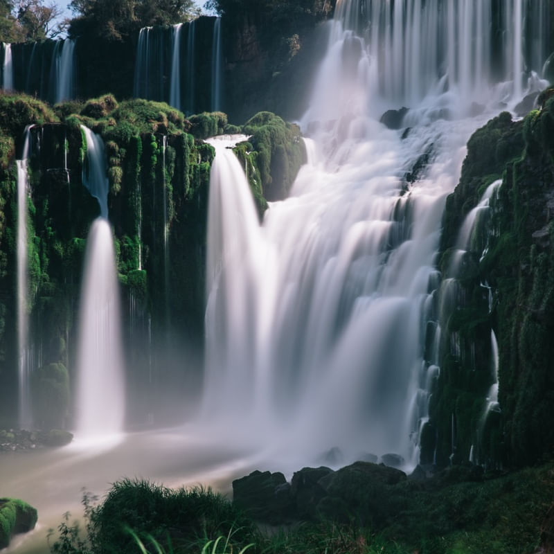 QUEDA NAS CATARATAS DO IGUAÇU