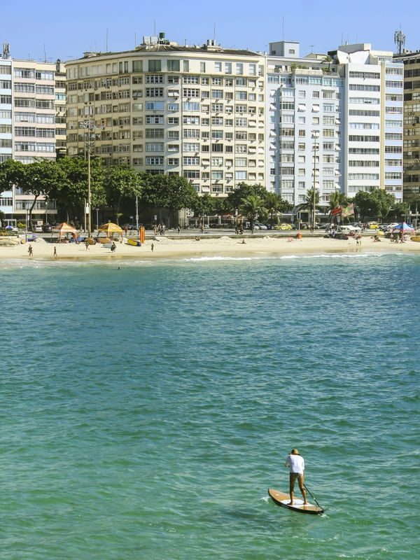 STAND UP PADDLE EM COPACABANA