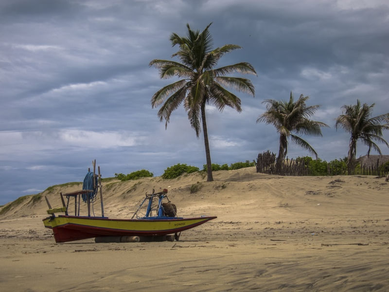 UM BARCO NA CALMARIA