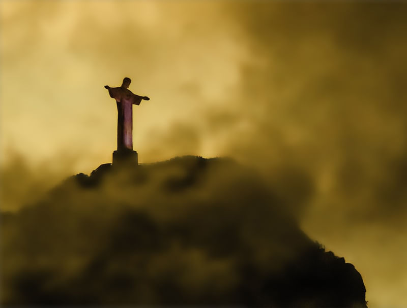 BRAÇOS ABERTOS