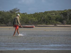 O VELHO PESCADOR E O MAR