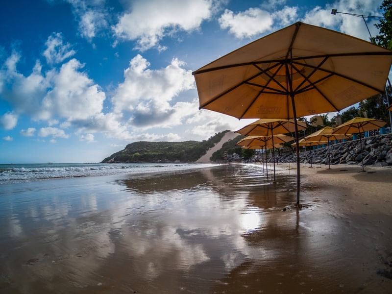 PARASOL EM NA PRAIA DE PONTA NEGRA