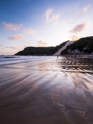 PESCADORES NA PRAIA DE PONTA NEGRA