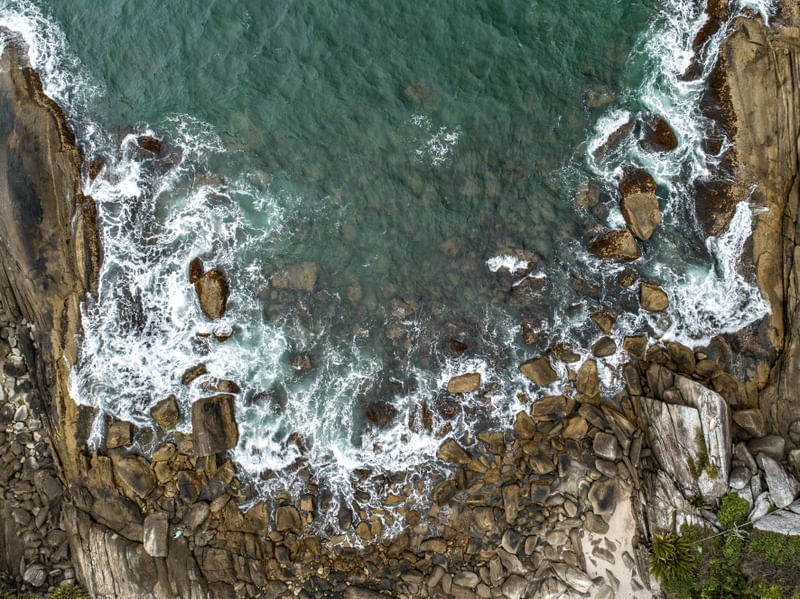 AS PEDRAS E O MAR X