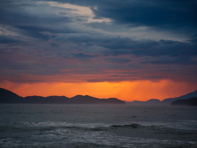 FOGO E CHUVA