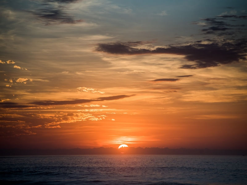 SUN FLAT