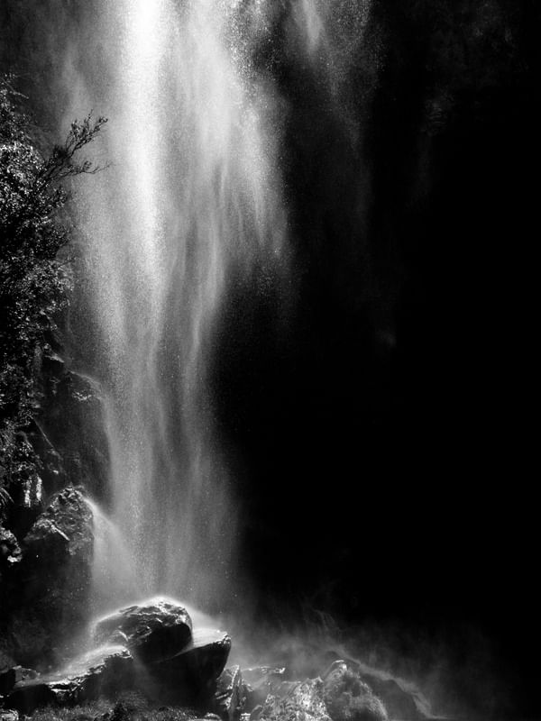 CACHOEIRA DE MG EM PB - ESQUERDA