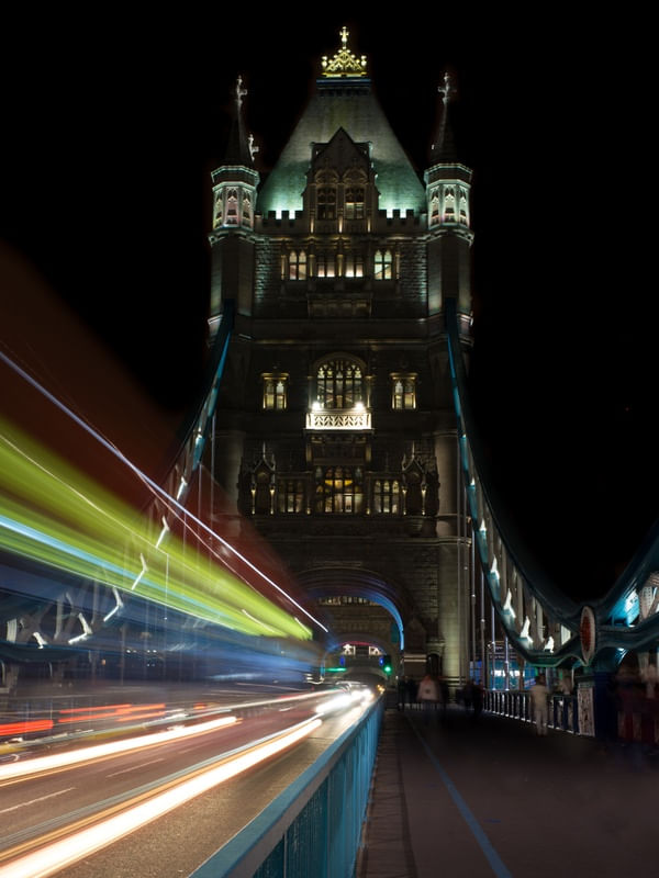 TORRE DE LONDRES À NOITE
