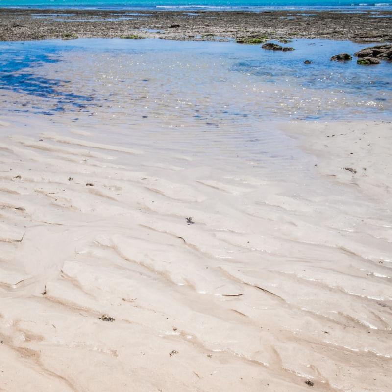 MAR AZUL E AREIA BRANCA