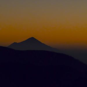 SILHUETA NO PÔR DO SOL