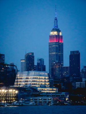 NEW YORK BY NIGHT