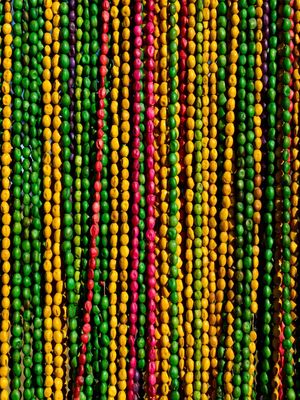 ARTESANATO INDÍGENA COLORIDO ABSTRATO