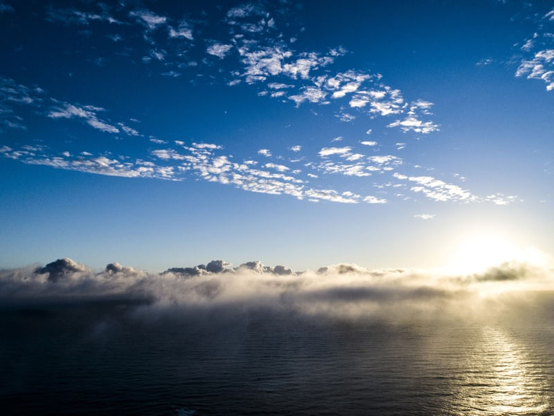 O MAR E AS NUVENS VI