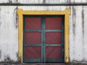 PORTÃO AMARELO