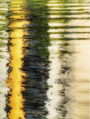 REFLEXOS COLORIDOS NA LAGOA