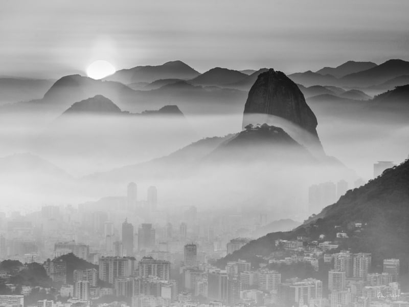 AMANHECER COM NÉVOA SOBRE O PÃO DE AÇÚCAR, RIO DE JANEIRO