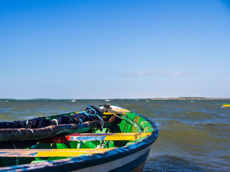 BARCO DE PESCADOR NO LITORAL DE BARRA GRANDE-PI