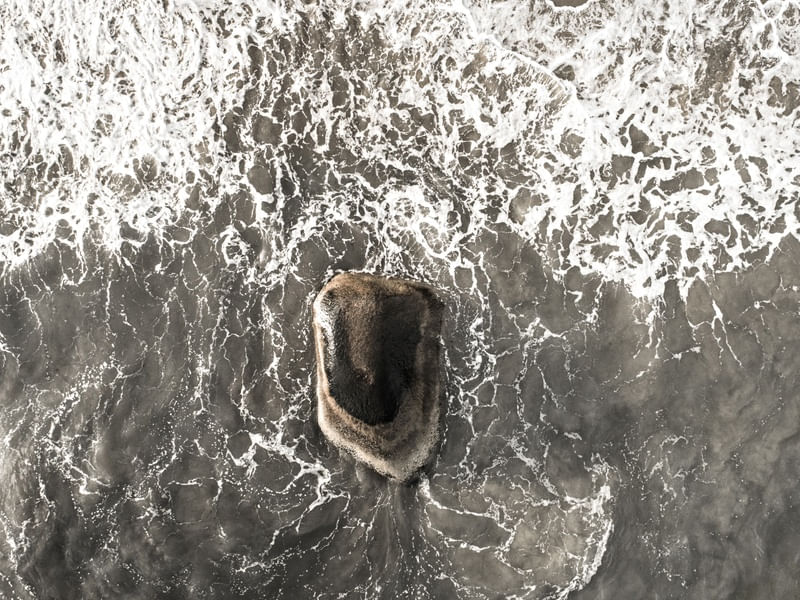 O MAR E AS PEDRAS XXIV