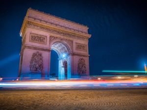 ARCO DO TRIUNFO DURANTE A NOITE