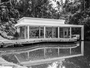 A CASA DO LAGO