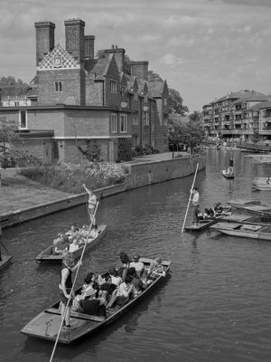 PUNTING EM CAMBRIDGE