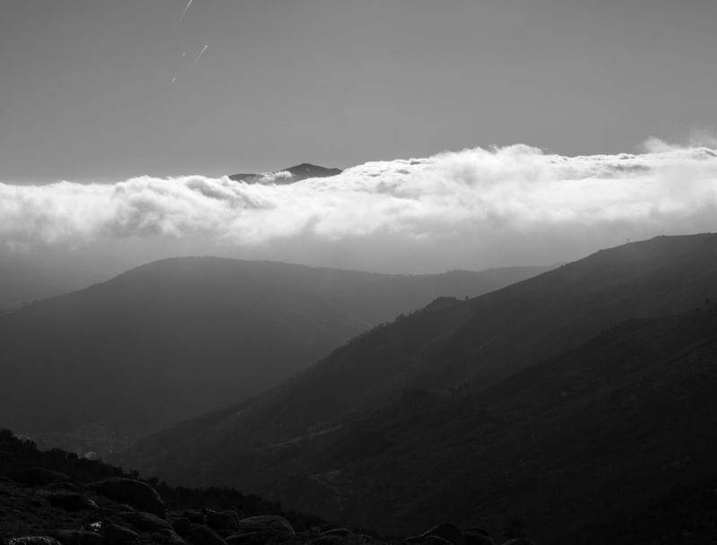 MONTANHAS NAS NUVENS