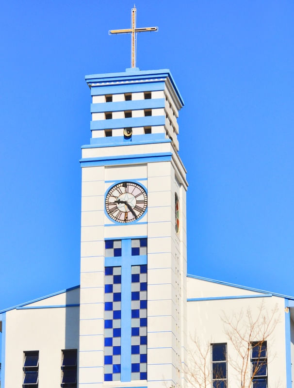 IGREJINHA E CÉU AZUL