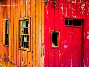 RED HOUSE ORANGE