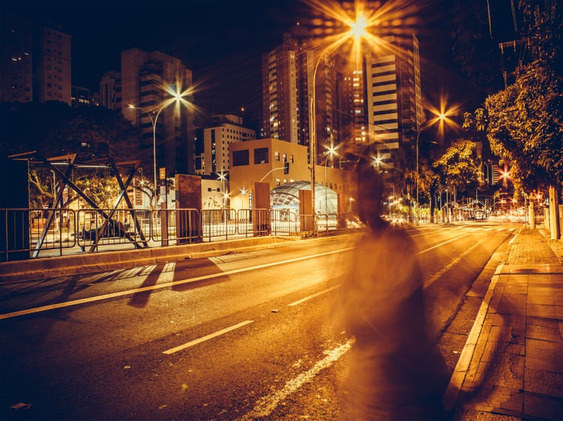 NA ESPERA DA LUZ