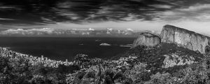 DÍPTICO PANORÂMICO: ZONA SUL DO RIO DE JANEIRO EM PRETO E BRANCO 02