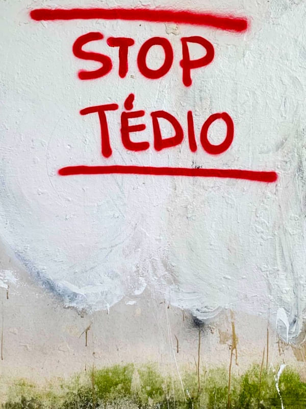 STOP TÉDIO