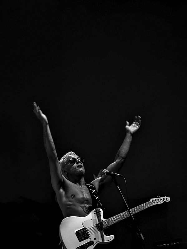GUITARRISTA ROCK