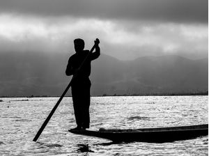 PESCADOR DE INLE LAKE2