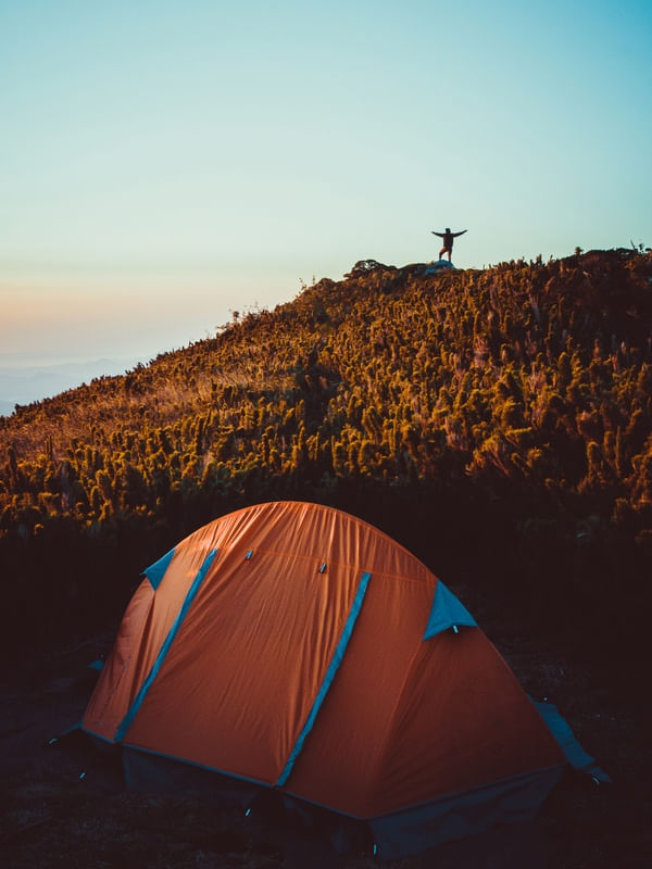 ACAMPANDO NA MONTANHA