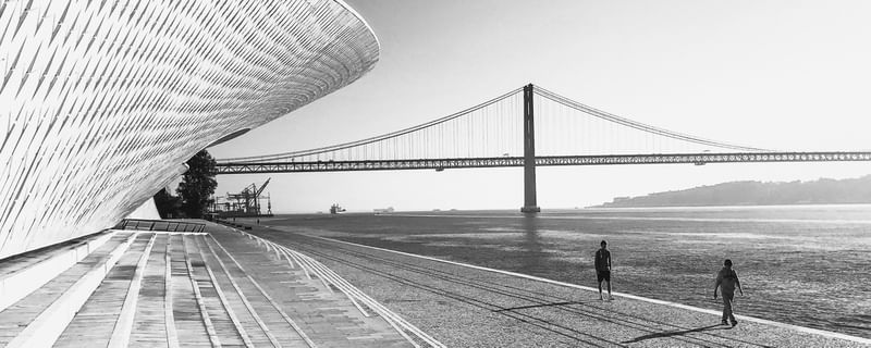 MAAT DE LISBOA PRETO E BRANCO