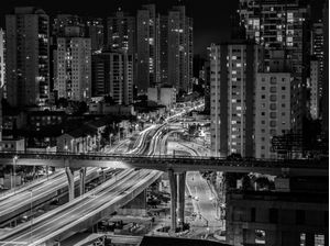 AVENIDA ROBERTO MARINHO( ANTIGA AGUAS ESPRAIDAS)