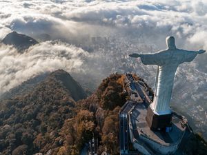CRISTO REDENTOR EM DIA ENCOBERTO