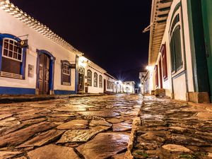PELAS RUAS DE TIRADENTES