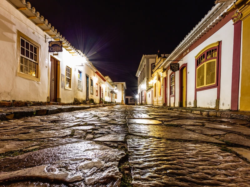 NOITE EM TIRADENTES